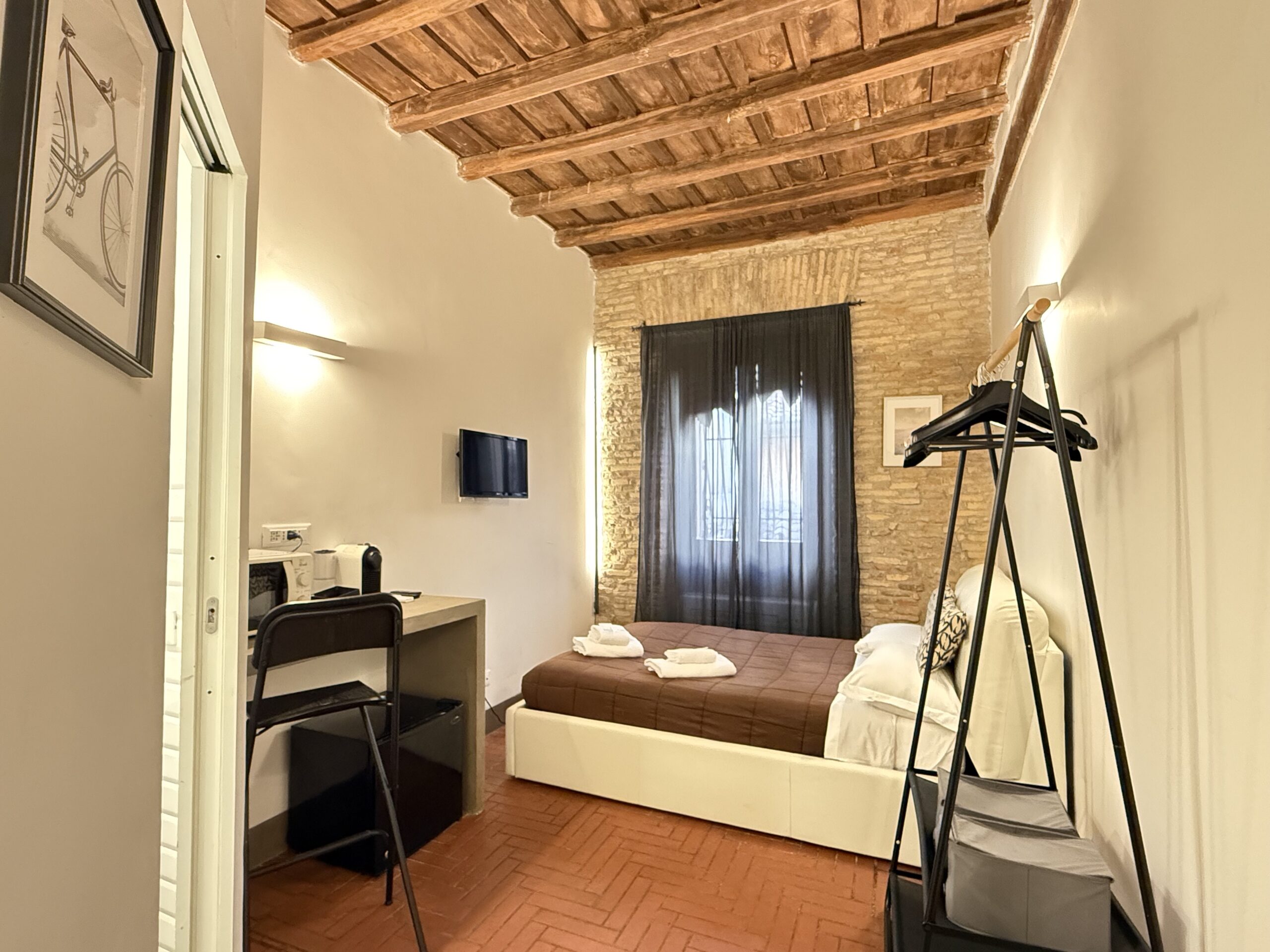 ”Room in the heart of Rome”, In ROME